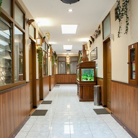Reddoorz Plus Near Riau Street Bandung Eksteriør bilde