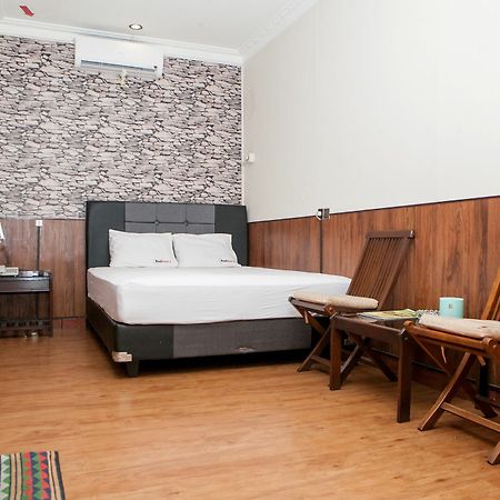 Reddoorz Plus Near Riau Street Bandung Eksteriør bilde