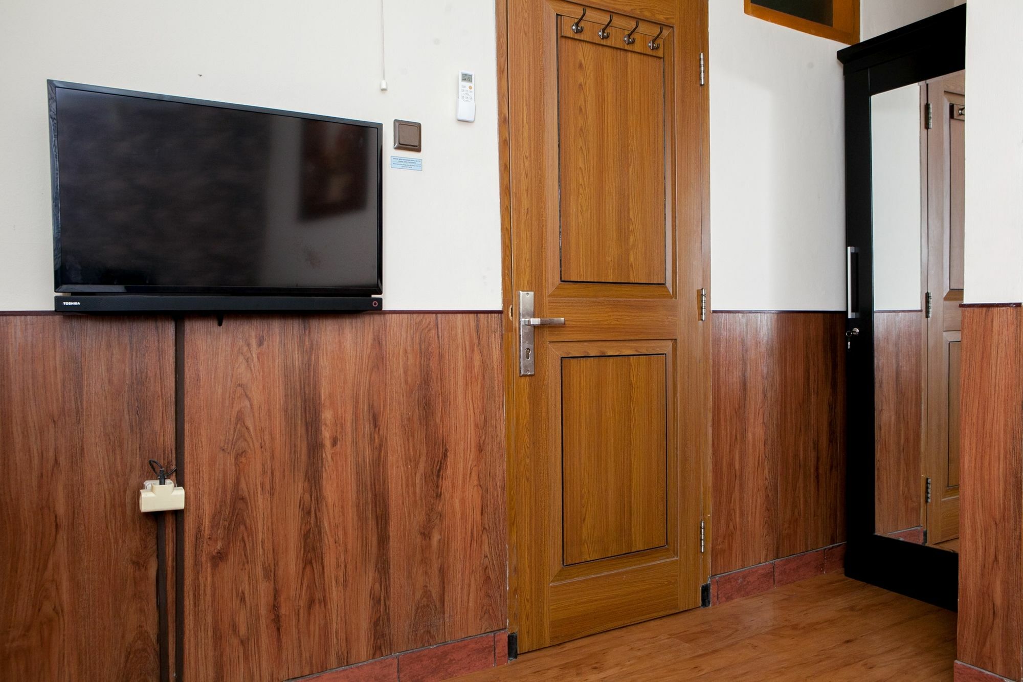 Reddoorz Plus Near Riau Street Bandung Eksteriør bilde